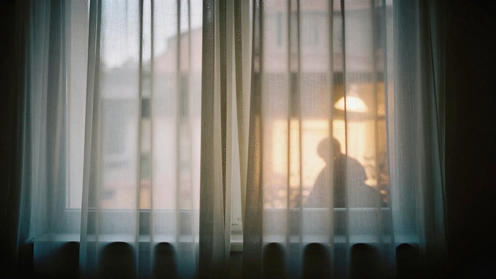 daylight privacy night exposure